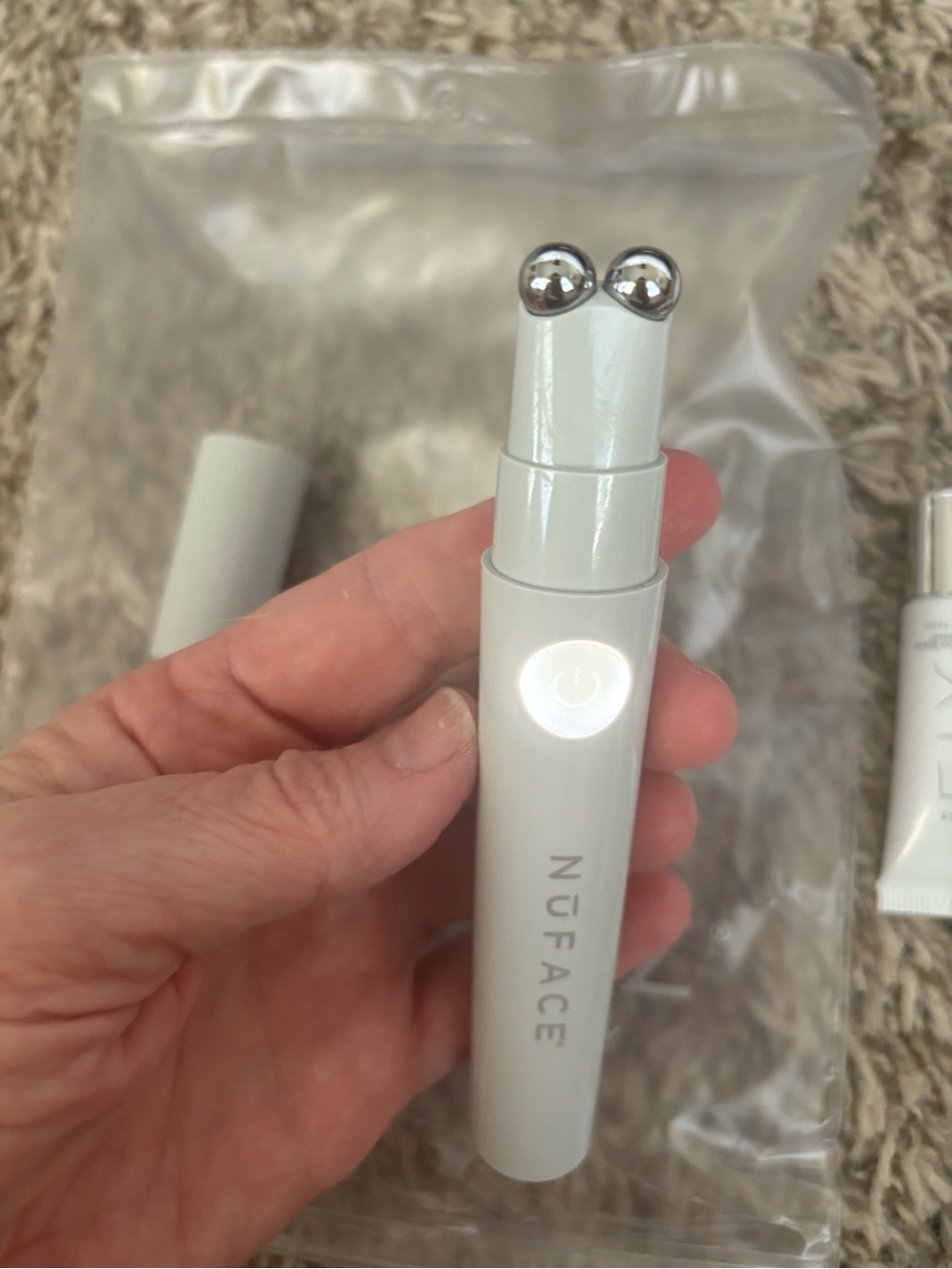 NuFace FIX Mini Line Smoothing Device Kit in White and Silver nwot - Picture 9 of 11